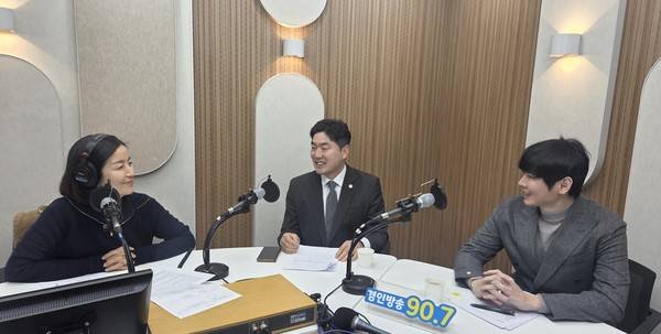 박주언 앵커, 조성환 더불어민주당 인천시의원, 김용희 국민의힘 인천시의원 2026.1.20 [경인방송 시사뉴스팀]