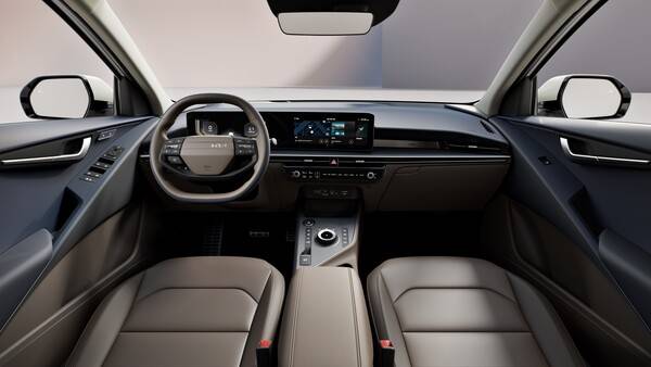 기아는 20일 '더 뉴&nbsp;니로'의 디자인을 최초로 공개했다고 밝혔다. 사진은 더 뉴&nbsp;니로&nbsp;내장 이미지. 기아자동차 제공