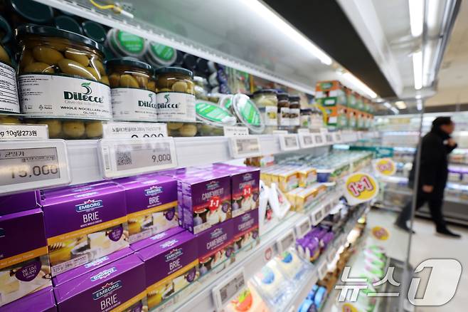 14일 서울시내 한 대형마트에 수입 식료품이 진열돼 있다. 이다. 2026.1.14/뉴스1 ⓒ News1 황기선 기자