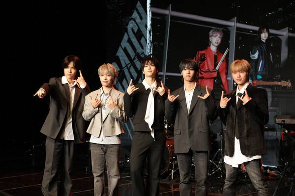 캐치더영, 첫 정규 '이볼브'로 새롭게 진화 아이돌 밴드 이미지 벗어나고파 [종합]