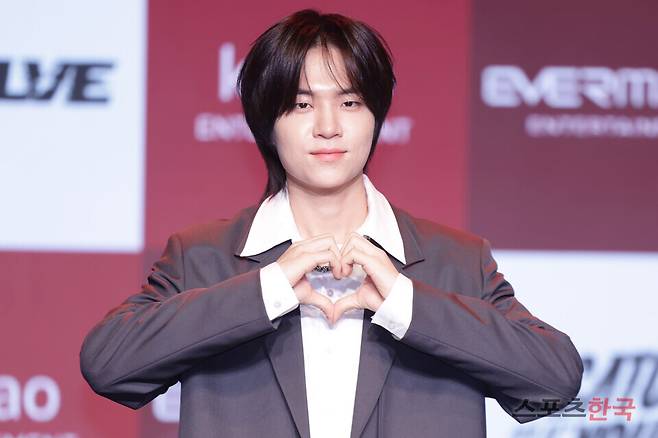 첫 번재 정규앨범 '이볼브(EVOLVE)' 발매 기념 미디어 쇼케이스에 참석한 그룹 캐치더영 강산이. 2026.1.19 ⓒ이혜영 기자 lhy@hankooki.com