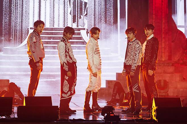 엑소 엑소엘이 우리의 크라운...신곡 무대 최초 공개