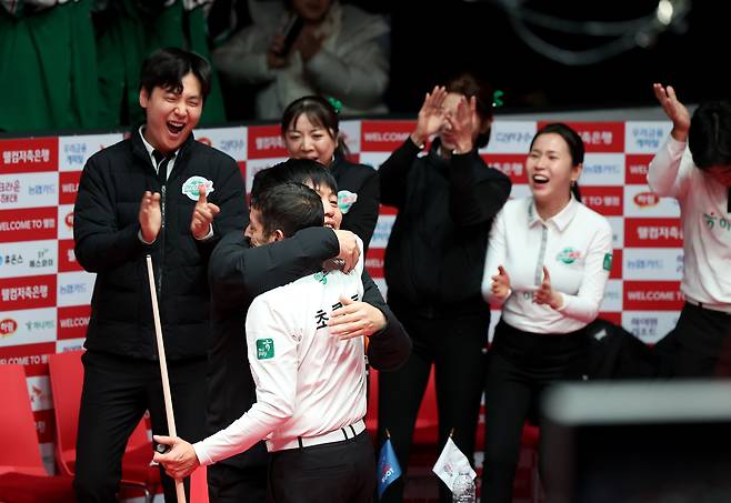 21일 프로당구 PBA 팀리그 파이널에서 하나카드가 SK 렌터카를 4대1로 눌렀다. /PBA