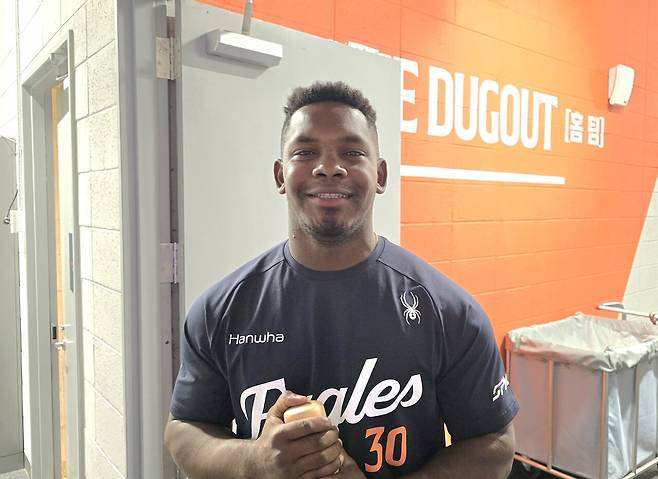 20일 대전 한화생명볼파크에서 요나단 페라자가 대전일보와 인터뷰를 진행하고 있다. 박건욱 기자