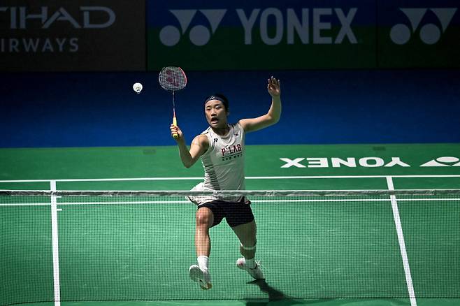 <yonhap photo-4500=""> 지난 18일 인도 오픈 결승전에서 왕즈이 상대 푸시 공격을 하고 있는 안세영. (Photo by Sajjad HUSSAIN / AFP)/2026-01-18 16:38:49/ <저작권자 ⓒ 1980~2026 ㈜연합뉴스. 무단 전재 재배포 금지, AI 학습 및 활용 금지></yonhap>