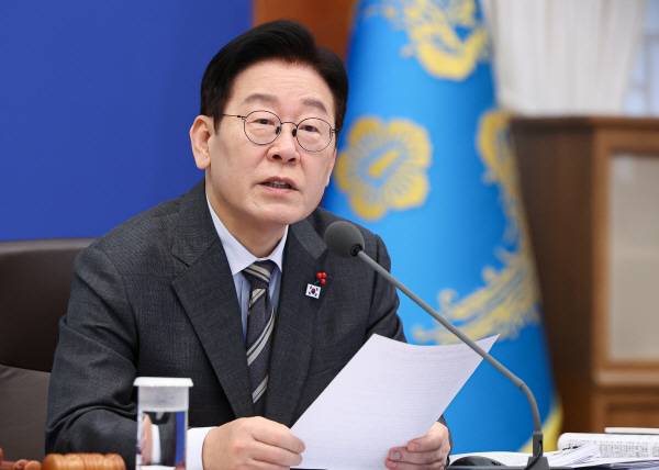 이재명 대통령이 20일 청와대에서 열린 국무회의에서 발언하고 있다. [청와대통신사진기자단]. 연합뉴스