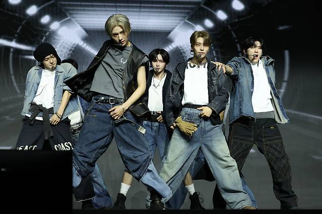 Alpha Drive One performs during their debut media showcase, held at Blue Square Sol Travel Hall in Yongsan-gu, central Seoul on Jan. 12. (Yonhap)