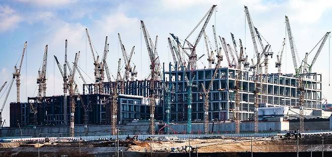 A semiconductor cluster complex under construction in Yongin, Gyeonggi is seen on Jan. 7, 2025. [WOO SANG-JO]