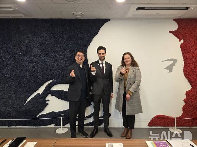 [용인=뉴시스]주한 프랑스대사관을 방문한 조영민 교육장(사진=용인교육지원청 제공)2026.01.20.photo@newsis.com