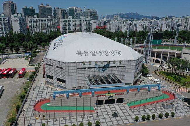 서울특별시체육회는 “서울의 대표적인 동계 스포츠 시설인&nbsp;‘목동실내빙상장’의 운영권을 맡아&nbsp;1월&nbsp;20일부터 본격적인 관리 운영에 들어간다”고 밝혔다. / 서울특별시체육회