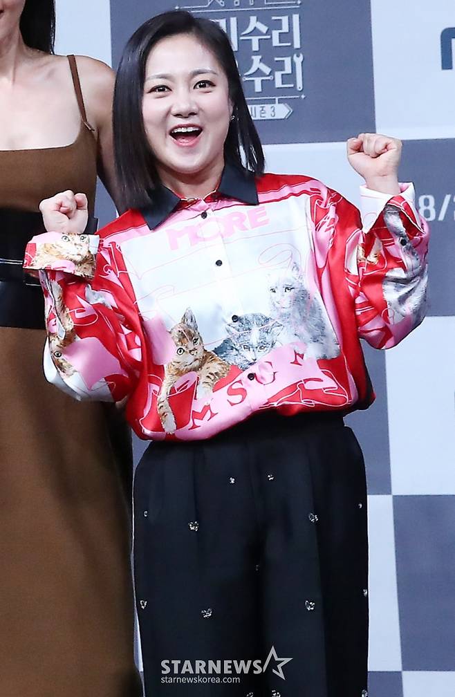 방송인 박나래가 31일 오후 서울 마포구 상암동 MBC사옥에서 진행된 라이프타임 공동제작 빈집 재생 프로젝트 '빈집살래 시즌3-수리수리 마을수리' 제작발표회에 참석해 포즈를 취하고 있다. 2023.07.31 /사진=김창현