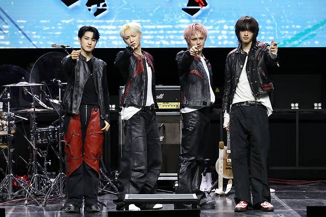 ‘밴드 명가’의 괴물 신인, 4개월 만에 컴백 “음악방송 1위 하고 싶다”