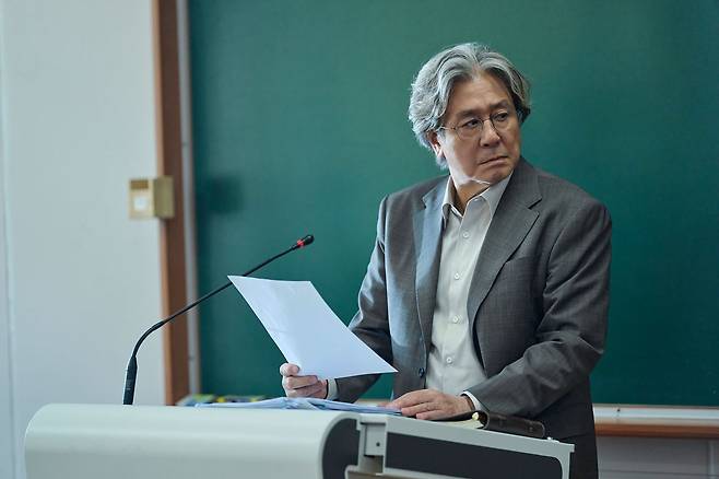 '맨 끝줄 소년'은 최민식 배우(사진)의 첫 넷플릭스 출연작이다. 사진 넷플릭스