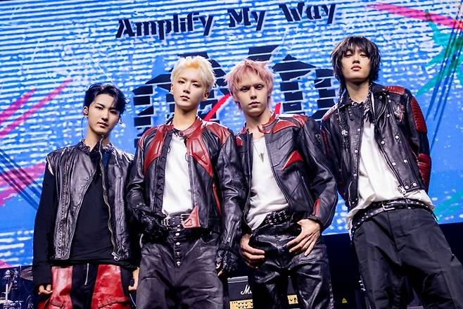 FNC엔터테인먼트 소속 신인 밴드 에이엠피가 21일 오후 서울 서대문구 예스24 원더로크홀에서 미니 1집 '앰플리파이 마이 웨이' 쇼케이스를 열었다. FNC엔터테인먼트 제공