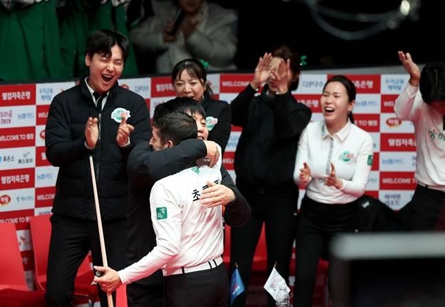 하나카드 선수들이 환호하고 있다. /사진=PBA