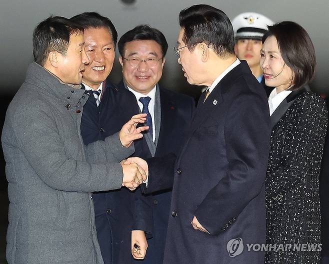 이재명 대통령과 더불어민주당 한병도 원내대표 [연합뉴스 자료사진]