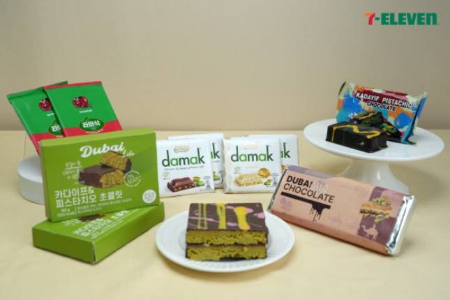 세븐일레븐이 2024년 8월 선보인 ‘두바이 라이크 초코바’ 등 두바이 관련 디저트들/사진=세븐일레븐