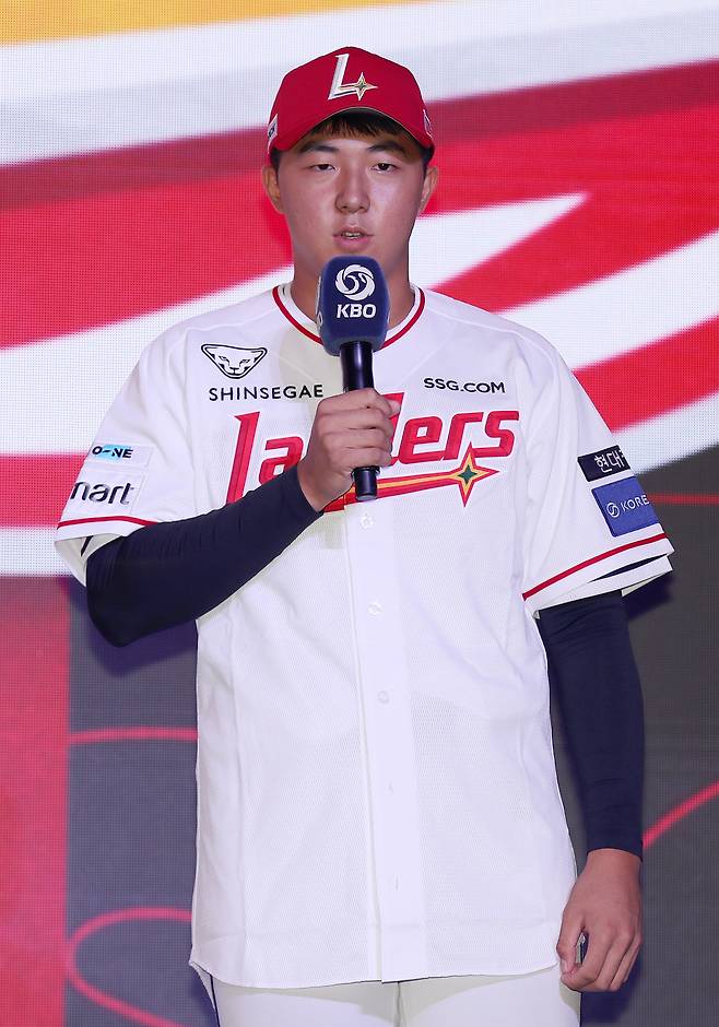 전체 5순위로 SSG 랜더스의 지명을 받았던 김민준. (SSG 제공)
