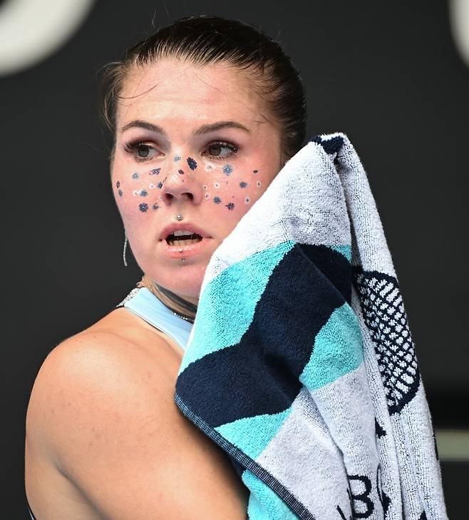 얼굴과 온 몸에 타투를 하여 팬들의 시선을 끈 올리니코바. GettyimagesKorea