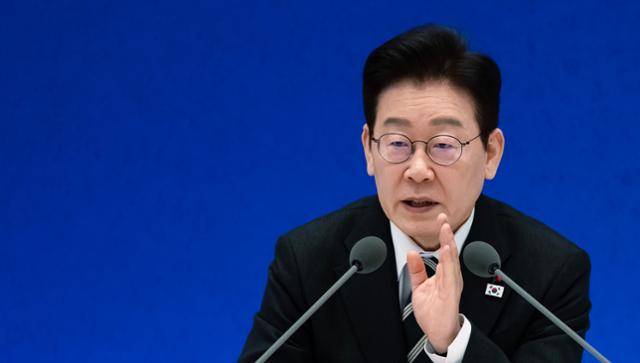 이재명 대통령이 21일 오전 청와대 영빈관에서 열린 2026 신년 기자회견 '함께 이루는 대전환, 모두 누리는 대도약'에서 발언하고 있다. 왕태석 선임기자