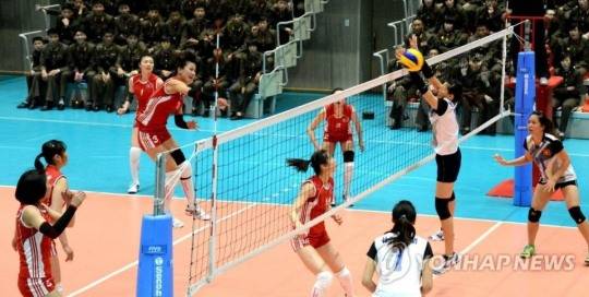 2020년 북한-베트남 여자배구 친선경기 모습 [연합뉴스 자료사진]