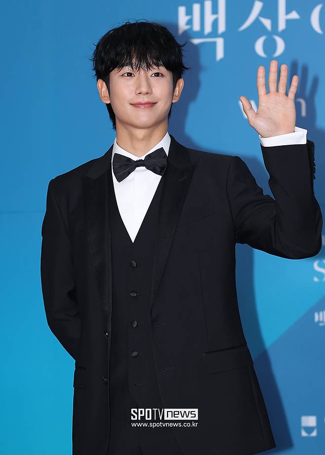 [단독]정해인, '마니또 클럽' 출격…'특급 대세' 예능 행보 이어간다