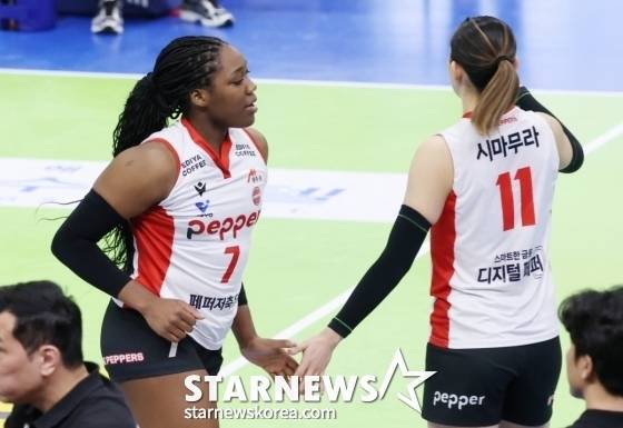 조이(왼쪽)와 시마무라. /사진=김진경 대기자