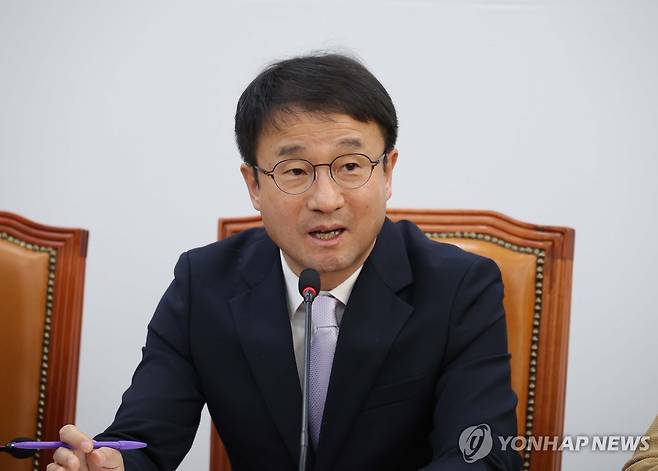 정책조정회의에서 발언하는 한병도 원내대표 (서울=연합뉴스) 황광모 기자 = 더불어민주당 한병도 원내대표가 22일 서울 여의도 국회에서 열린 정책조정회의에서 발언하고 있다. 2026.1.22 hkmpooh@yna.co.kr