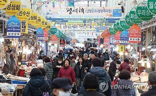 서민들이 애용하는 마산 어시장 전경 [연합뉴스 자료사진]