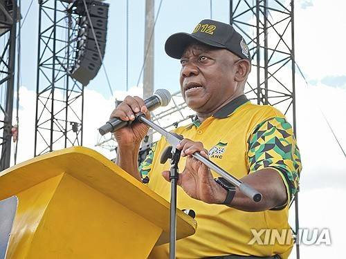 지난 10일 집권 ANC 창립 114주년에서 연설하는 라마포사 남아공 대통령 [신화 연합뉴스 자료사진. 재판매 및 DB 금지]