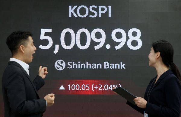 지난 22일 코스피가 사상 처음으로 장중 5000을 돌파했다. 사진제공= 신한투자증권