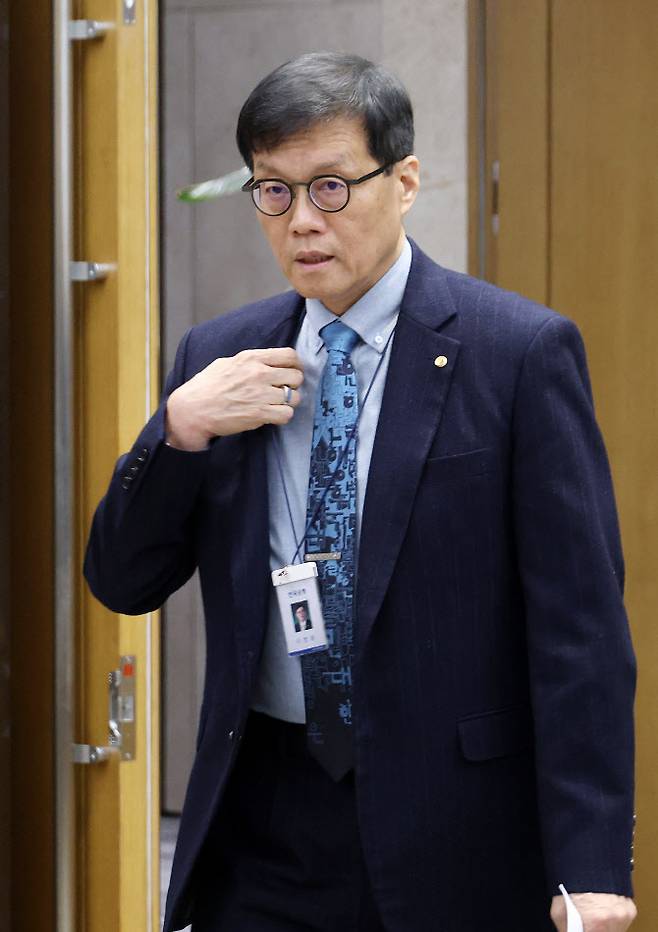 이창용 한국은행 총재가 지난 15일 서울 중구 한은에서 열린 금융통화위원회 통화정책방향 회의에 참석하고 있다. (사진= 공동취재단)