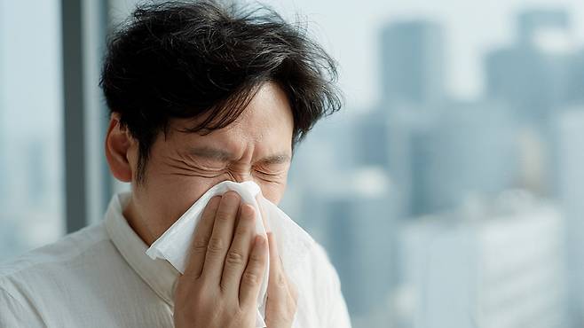 무작정 약을 복용하기보다 자신의 주된 증상을 정확히 파악해 그에 맞는 성분을 선택해야 한다｜출처: 클립아트코리아