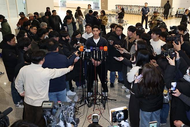 미국 프로야구 메이저리그(MLB) 샌프란시스코 자이언츠 이정후가 21일 인천국제공항 제2터미널에서 출국 전 인터뷰를 하고 있다. 사진 | 연합뉴스