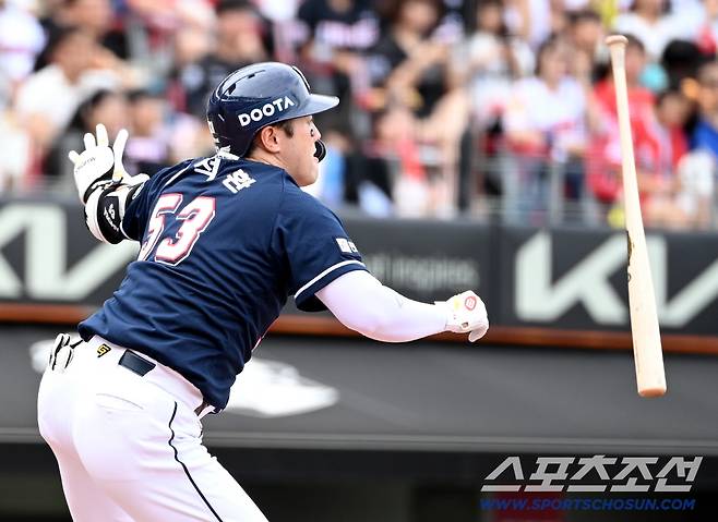 17일 광주KIA챔피언스필드에서 열린 두산과 KIA의 경기, 5회초 1사 2,3루 두산 양석환이 2타점 2루타를 치고 있다. 광주=허상욱 기자wook@sportschosun.com/2023.09.17/