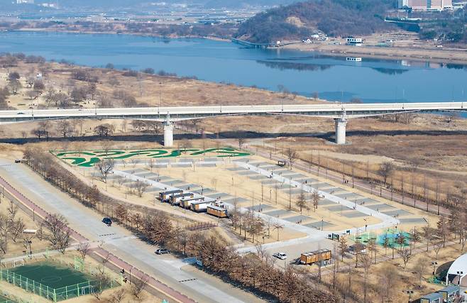 최근 드론을 이용해 촬영한 경북 구미시 양호동 낙동강 제2캠핑장의 전경. 구미시 제공