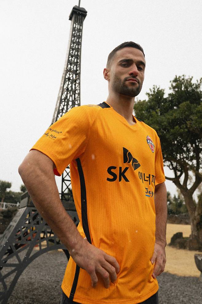 [오피셜] '코스타 PICK' 제주SK, 프랑스 출신 센터백 세레스틴 영입…경험·피지컬·빌드업 겸비한 이상적 카드