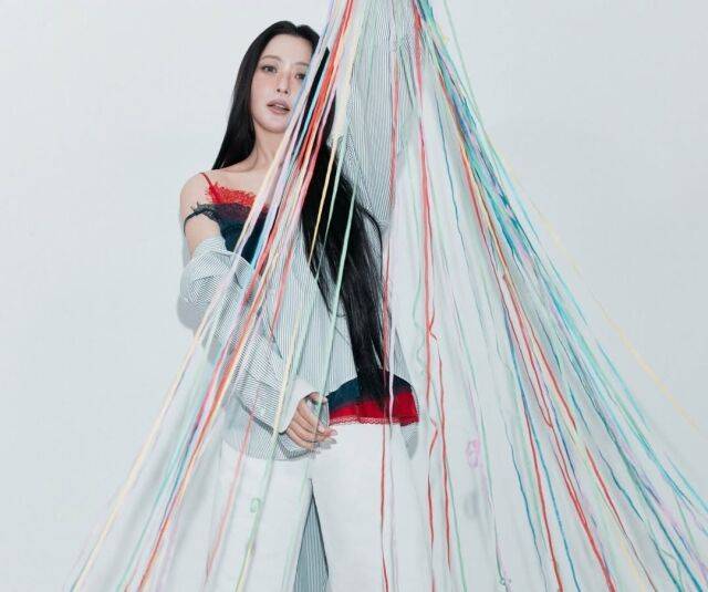 김희선이 변함없는 미모를 뽐냈다. / 김희선 SNS