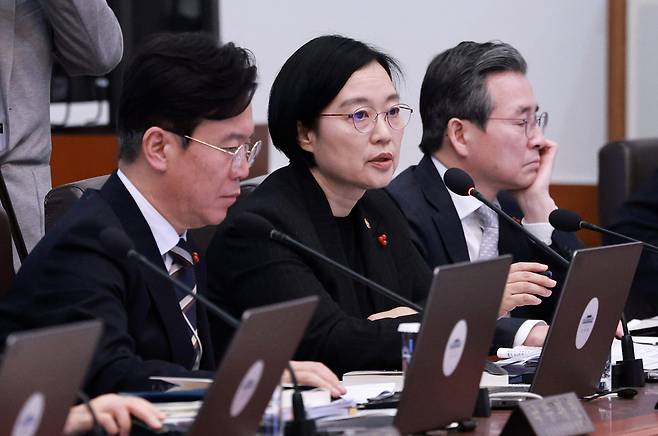 한성숙 중기부 장관이 20일 서울 청와대에서 이재명 대통령 주재로 열린 국무회의에서 발언하고 있다. [청와대통신사진기자단]