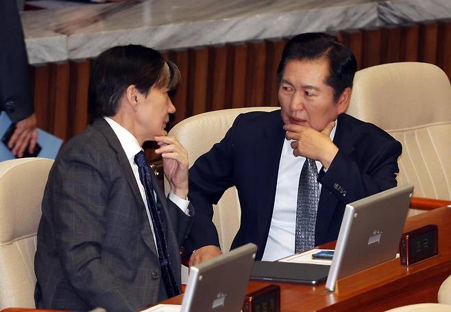 정청래 더불어민주당 대표와 조국 조국혁신당 대표. 뉴시스