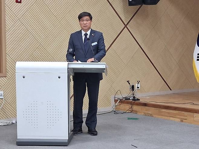 진병영 경남 함양군수가 23일 군청 대회의실에서 열린 출입기자 신년간담회에서 2026년 군정 운영 방향을 설명하고 있다. ⓒ시시저널 김대광