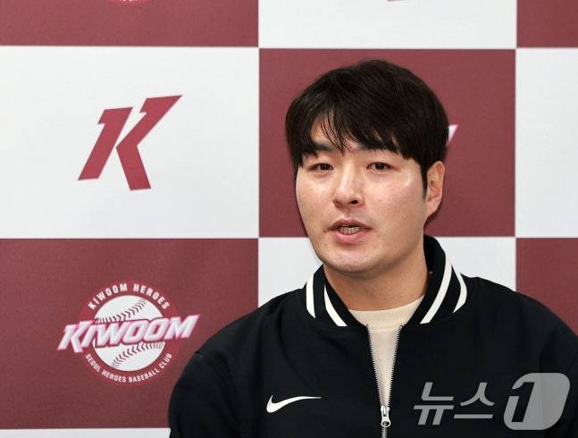 박병호 키움 잔류군 선임코치가 지난 15일 서울 구로구 고척스타이돔 전력분석실에서 기자회견을 갖고 있다. /사진=뉴스1 제공