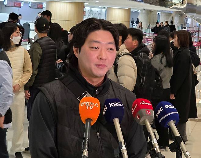 23일 출국 전 인터뷰하는 KIA 김범수 [촬영= 김동찬]