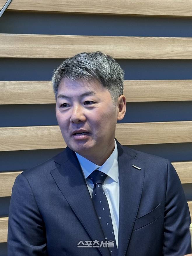 김원형 감독이 인터뷰에 임하고 있다. 인천공항 | 박연준 기자 duswns0628@sportsseoul.com