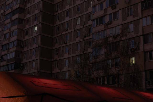 20일 러시아의 대규모 공습으로 우크라이나 키이우 주택가에 정전이 발생했다. 키이우=AFP 연합뉴스