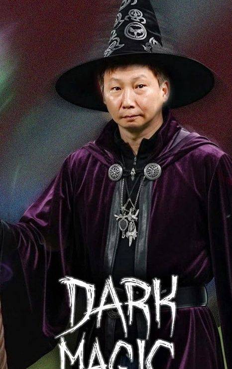 베트남은 김상식 감독이 흑마술을 썼다고 열광했다. 사진 SNS 캡처