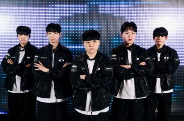 파죽지세의 기세를 보이는 디플러스 기아 선수단의 모습 /LCK 제공