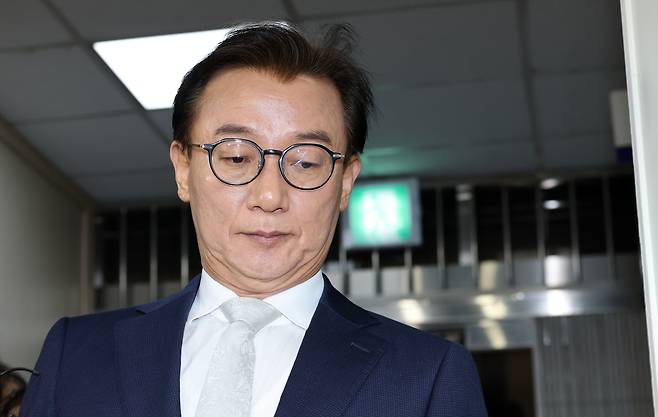 전재수 전 해양수산부 장관이 지난달 19일 통일교 측으로부터 현금 등을 받은 혐의로 서울 서대문구 경찰청에 피의자 신분으로 출석하고 있다. [연합]