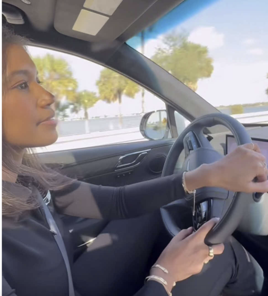 왓슨은 23일(한국시간) 자신의 SNS를 통해 골프 패션을 공개했다. 왓슨은 전신 블랙 컬러의 패션으로 셀카를 찍은 사진을 올렸다. / 왓슨 SNS