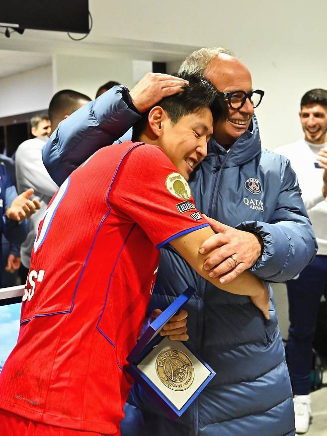 PSG 소속 100G 출전을 기록한 이강인. PSG 공식 SNS